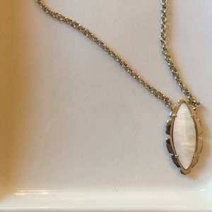 Kendra Scott pendent necklace